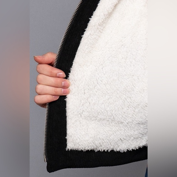 Corduroy Puffer Vest with Inner Faux Fur - Picture 5 of 6